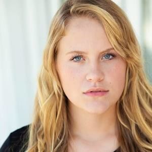 Meet your Posher, Chloe